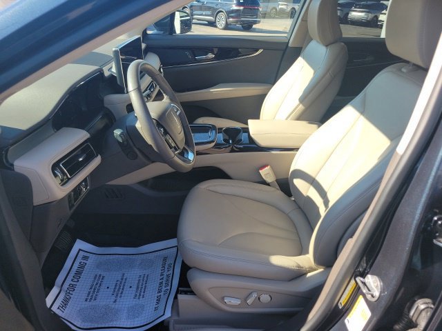 Certified 2023 Lincoln Nautilus AWD w/ Premium Package image 4