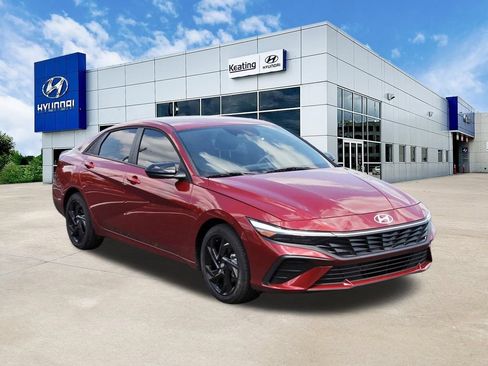 Certified 2026 Hyundai Elantra Sport FWD image 3