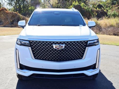 Used 2021 Cadillac Escalade Premium Luxury w/ Performance Package image 3