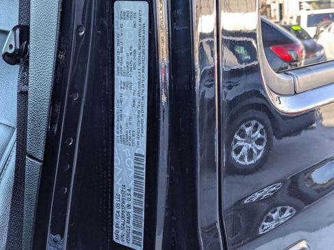 Used 2023 Jeep Wrangler Sahara image 33