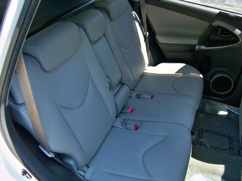 Used 2008 Toyota RAV4 Limited AWD/4WD image 38