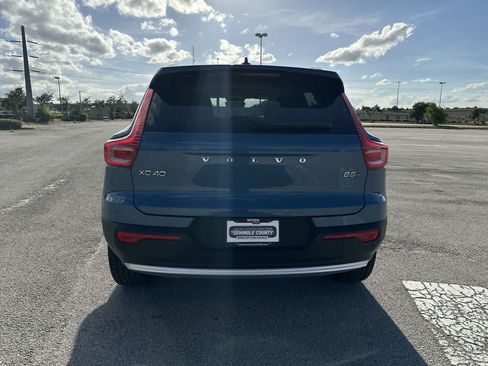 Used 2023 Volvo XC40 B5 Plus w/ Driver Assist Package AWD/4WD image 13