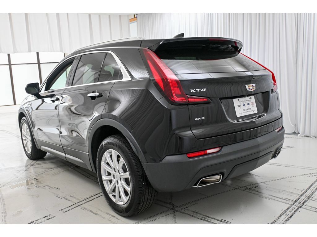 Used 2020 Cadillac XT4 Luxury w/ Cold Weather Package AWD/4WD image 5