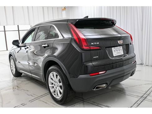 Used 2020 Cadillac XT4 Luxury w/ Cold Weather Package AWD/4WD image 5