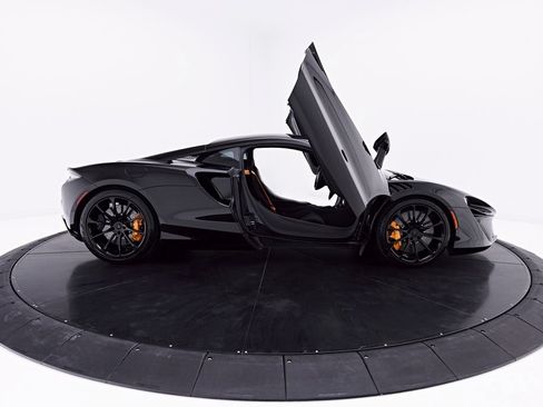 Used 2026 McLaren Artura RWD image 27