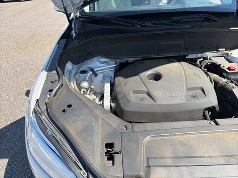 Used 2021 Volvo XC90 T5 Momentum w/ Climate Package FWD image 14