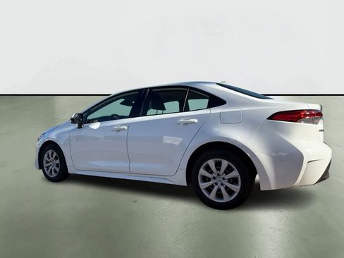 Used 2023 Toyota Corolla LE image 4