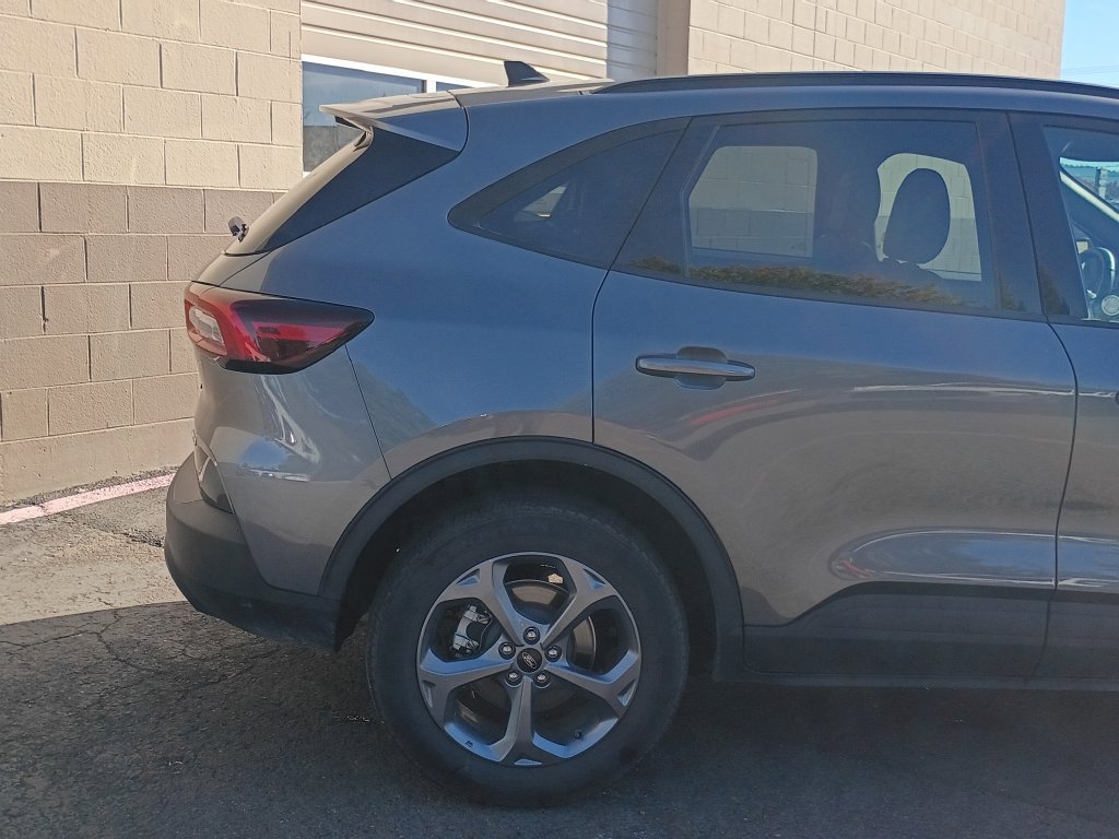 Used 2025 Ford Escape ST-Line AWD/4WD image 4