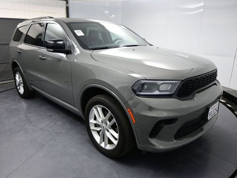 Used 2025 Dodge Durango GT AWD/4WD image 3