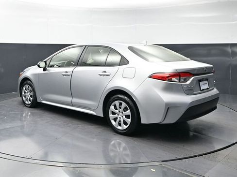 Used 2025 Toyota Corolla LE FWD image 7