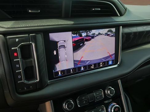 Used 2021 GMC Yukon Denali RWD image 16