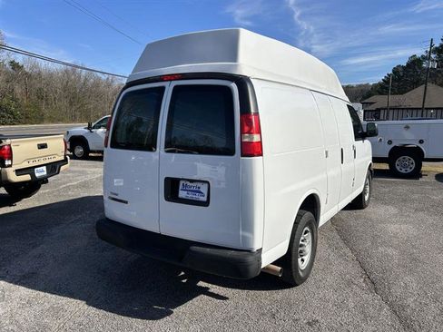 Used 2015 Chevrolet Express 2500 image 4