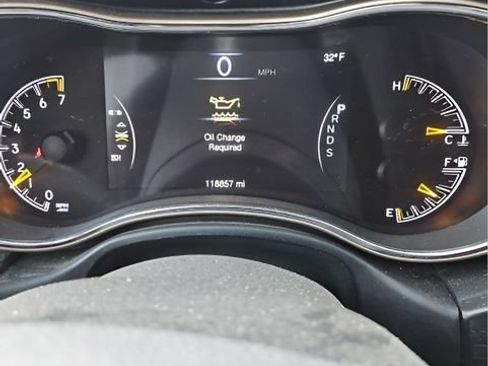 Used 2015 Jeep Grand Cherokee Laredo w/ Quick Order Package 23E image 3