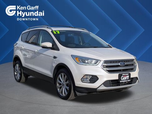 Used 2017 Ford Escape Titanium image 1