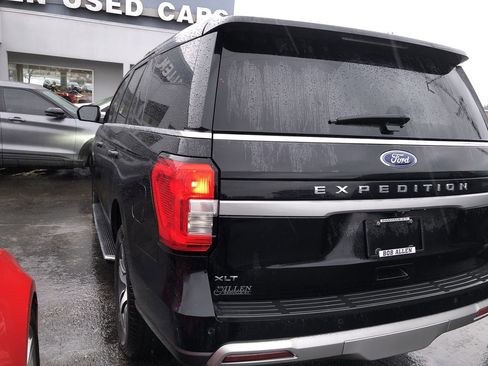 Used 2023 Ford Expedition XLT image 4