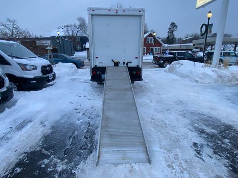 Used 2021 Chevrolet Express 3500 w/ Power Convenience Package image 5