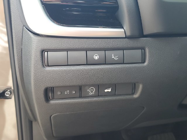 Certified 2025 Nissan Rogue SL w/ SL Premium Package FWD image 29