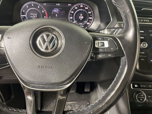 Used 2018 Volkswagen Tiguan SEL Premium w/ 3rd Row Seat Package image 14