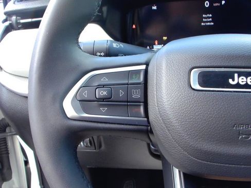 Used 2025 Jeep Compass Limited w/ Elite Group AWD/4WD image 16