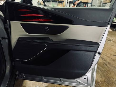 Used 2024 Lincoln Nautilus Reserve image 15