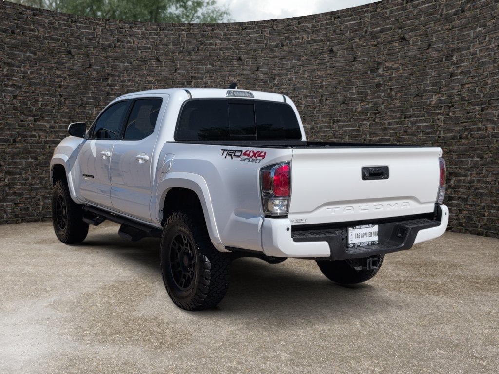 Used 2021 Toyota Tacoma TRD Sport w/ Technology Package AWD/4WD image 4