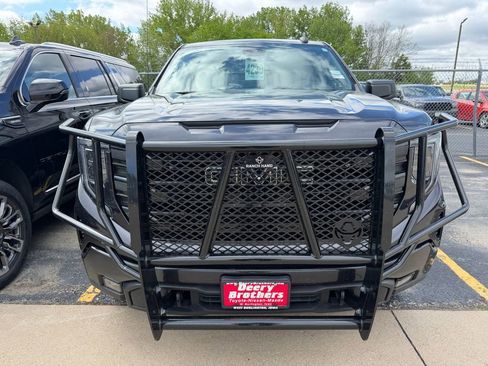 Used 2022 GMC Sierra 1500 Elevation w/ LPO, Elevation Black Package AWD/4WD image 3