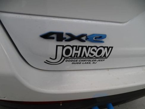 Certified 2023 Jeep Grand Cherokee Trailhawk w/ Luxury Tech Group III AWD/4WD image 28
