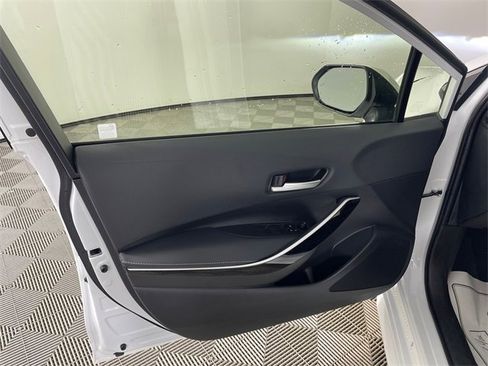 Used 2025 Toyota Corolla XLE image 17