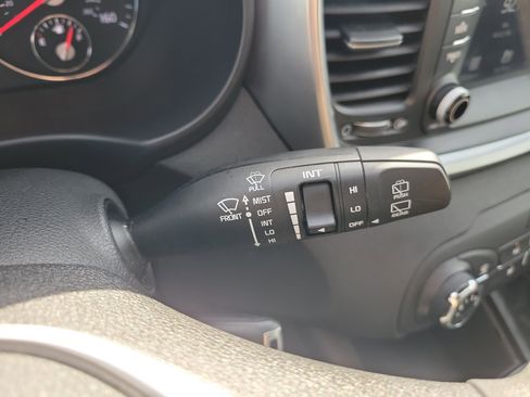 Used 2020 Kia Sorento LX image 30