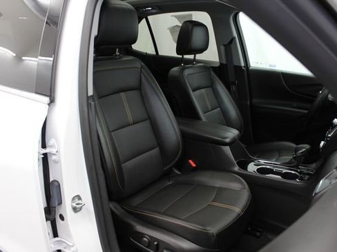 Used 2024 Chevrolet Equinox Premier image 32