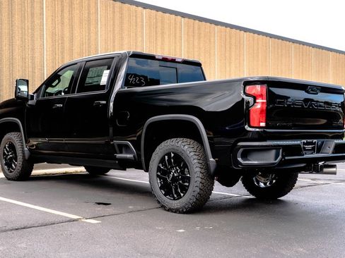 New 2026 Chevrolet Silverado 2500 High Country w/ Midnight Edition AWD/4WD image 7