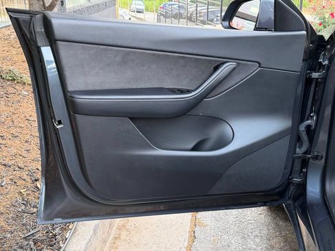 Used 2020 Tesla Model Y Long Range AWD/4WD image 28