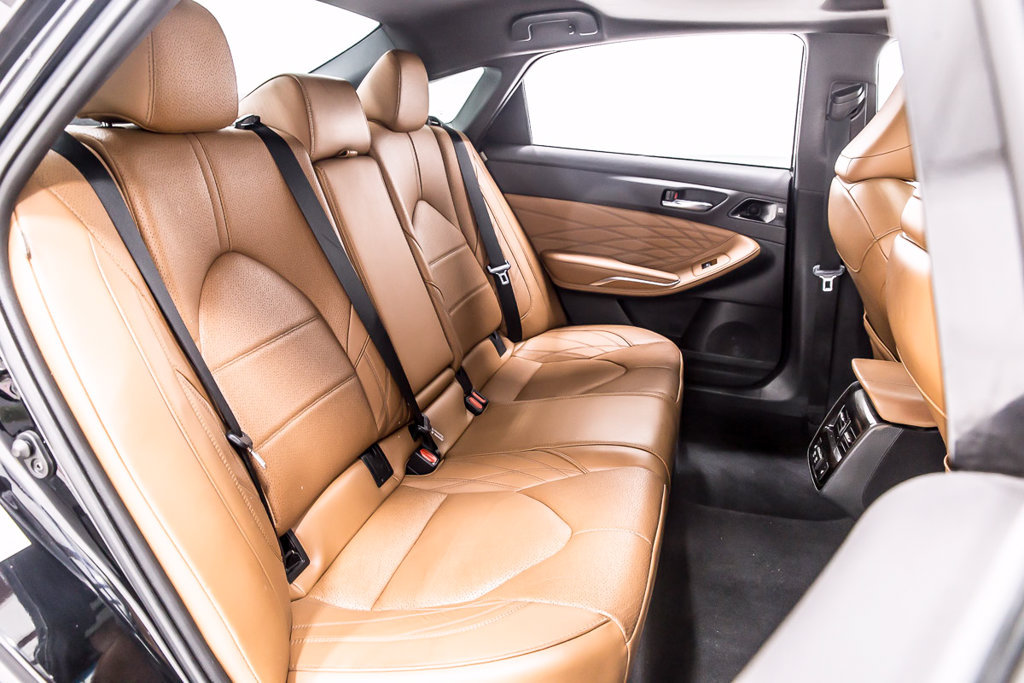 Used 2019 Toyota Avalon Limited FWD image 36