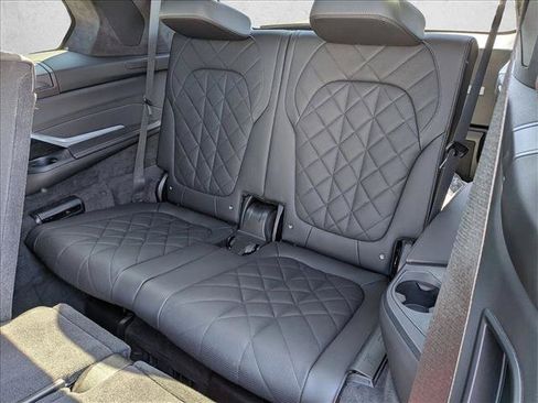 Used 2024 BMW X7 xDrive40i AWD/4WD image 19