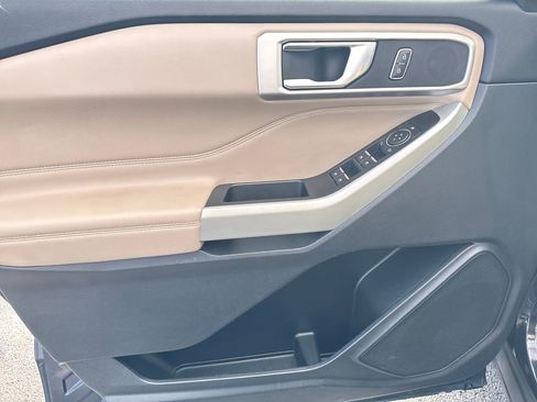 Used 2020 Ford Explorer XLT w/ Equipment Group 202A image 14