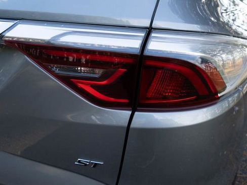 Used 2024 Buick Enclave Essence w/ Sport Touring Edition image 38