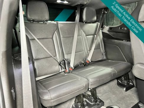 Used 2025 Chevrolet Tahoe Z71 w/ Comfort Package AWD/4WD image 18