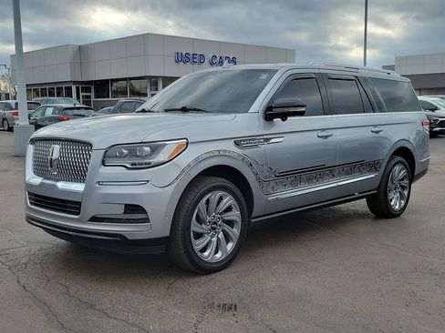 Used 2024 Lincoln Navigator L Reserve image 8