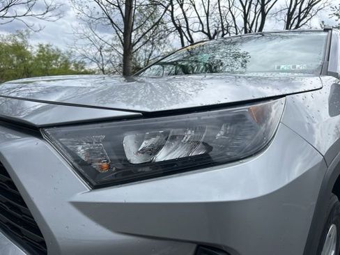Used 2020 Toyota RAV4 LE w/ Carpet Mat Package FWD image 32