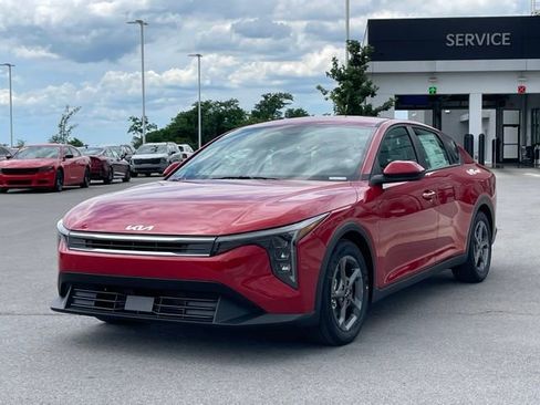 New 2025 Kia K4 LXS image 3