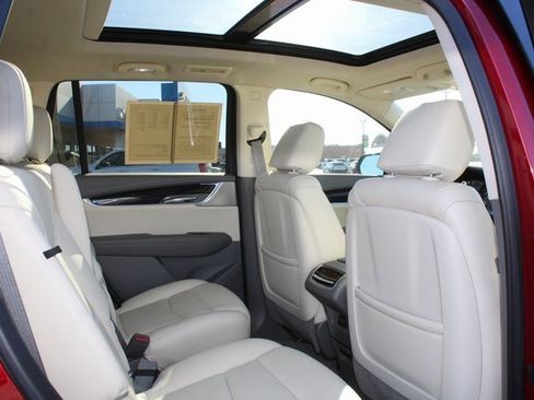 Used 2023 Cadillac XT6 Premium Luxury w/ Technology Package image 18