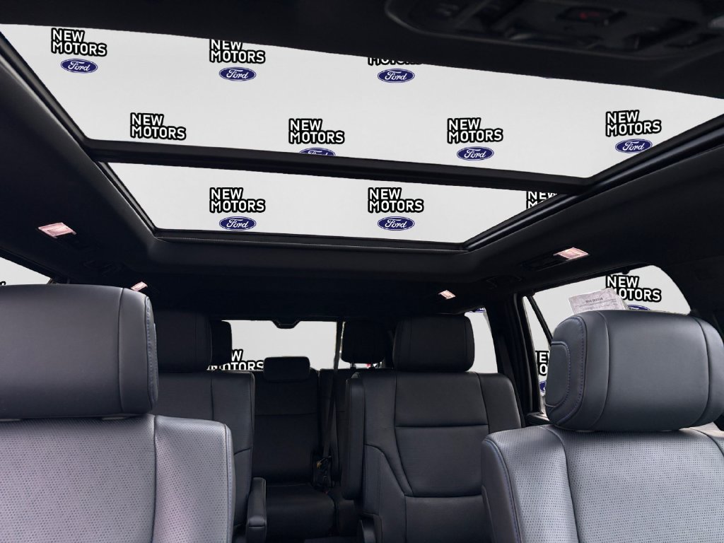 Used 2024 Toyota Sequoia Platinum w/ TRD Off-Road Package AWD/4WD image 18