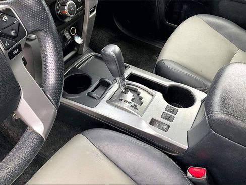 Used 2017 Toyota 4Runner SR5 Premium image 15