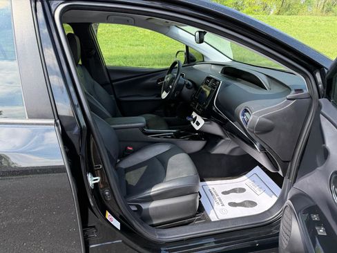 Used 2017 Toyota Prius Four Touring image 26