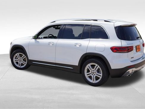 Used 2022 Mercedes-Benz GLB 250 4MATIC image 8