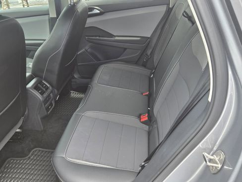 Used 2023 Volkswagen Taos SE w/ Black Wheel Package FWD image 6