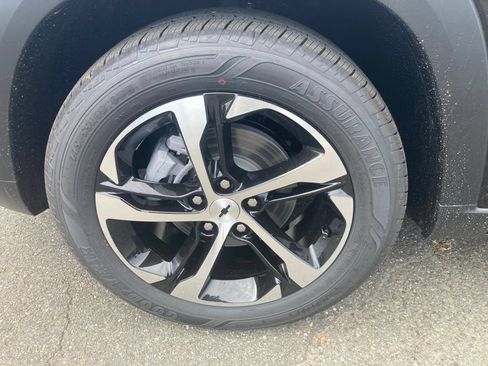 New 2026 Chevrolet Trax RS w/ Sunroof Package FWD image 30
