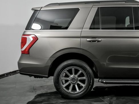 Used 2019 Ford Expedition XLT w/ Equipment Group 202A image 11