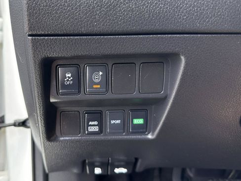 Used 2017 Nissan Rogue SV AWD/4WD image 49