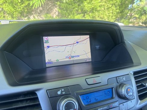 Used 2013 Honda Odyssey Touring Elite image 18